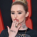 arrivingabigailpremiere170428-141.jpg
