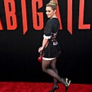 arrivingabigailpremiere170428-172.jpg