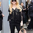 outsidechloeshow290224-002.jpg