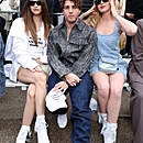 smshow300924-005.jpg